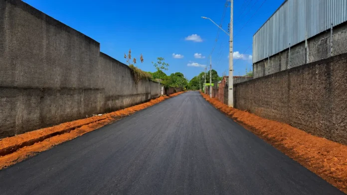 Pavimentação avança no bairro Nova Esperança Asfalto no Nova Esperança em trecho de rua pavimentada no bairro de Porto Velho.