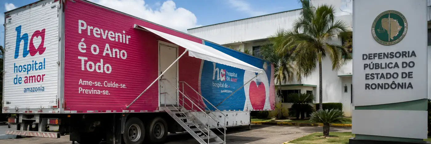 exames do Hospital de Amor em unidade móvel durante ação de saúde em Rondônia