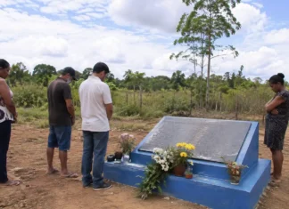Massacre de Santa Elina completa 31 anos e mantém memória viva em Rondônia Massacre de Santa Elina é lembrado em homenagem às vítimas em área rural de Corumbiara, em Rondônia.