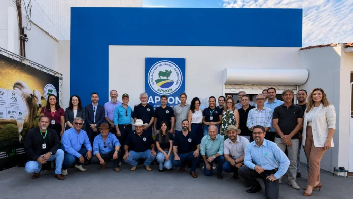 Produtores e representantes do setor participam da abertura do novo espaço da APRON em Porto Velho.
