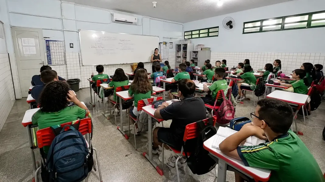 Porto Velho convoca 51 professores temporários para a rede municipal