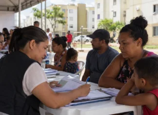 CadÚnico faz 161 atendimentos no Cristal da Calama; veja onde buscar o serviço Atendimento do CadÚnico no Cristal da Calama com moradores e equipe de assistência social em Porto Velho