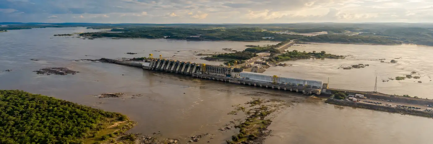 nível mínimo da UHE Jirau durante a vazante do rio Madeira em Rondônia