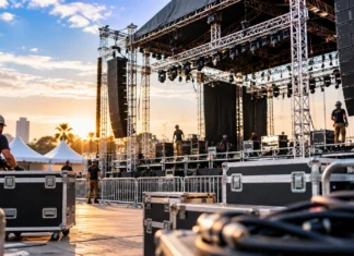 Porto Velho publica pregão de até R$ 73,31 milhões para estruturas de eventos Pregão de eventos em Porto Velho em composição ilustrativa com palco, estruturas metálicas e equipamentos técnicos