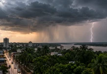 Inmet prevê chuva e trovoadas em Rondônia até quarta-feira Chuva em Rondônia em composição editorial sobre previsão do Inmet de pancadas e trovoadas até quarta-feira