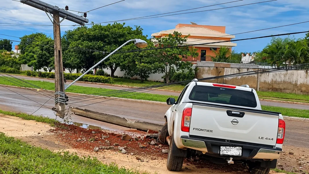Colisões contra postes chegam a 115 em Rondônia; veja como agir com fios caídos