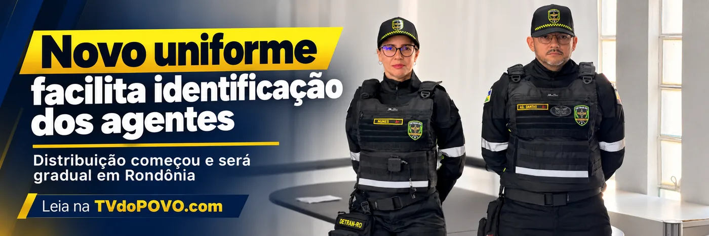 Dois agentes do Detran-RO mostram novo uniforme com coletes e faixas refletivas