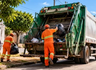 Consulta sobre coleta de lixo em Porto Velho termina nesta quinta, 29 Caminhão de coleta de resíduos urbanos ilustra a consulta sobre coleta de lixo em Porto Velho.